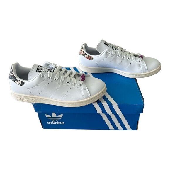 Adidas Original Stan Smith Butterfly Women’s Athletic Shoe Size 7 White NIB - Picture 5 of 11